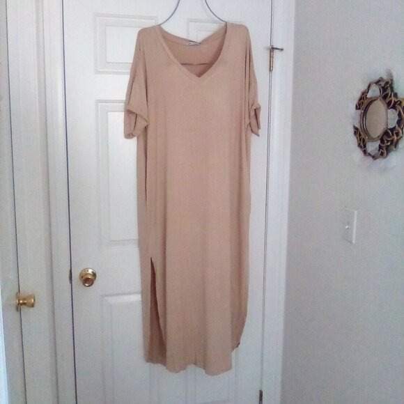💞Lovely house dress with pockets, folded sleeve hem, cute back detail size 1X💞 - Picture 1 of 8